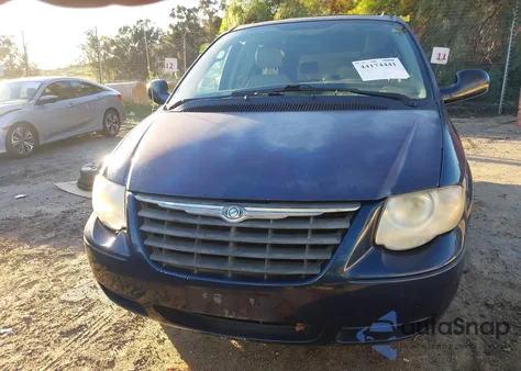 2006 Chrysler Town & Country Touring из США, поврежденный, VIN 2A4GP54L56R647787